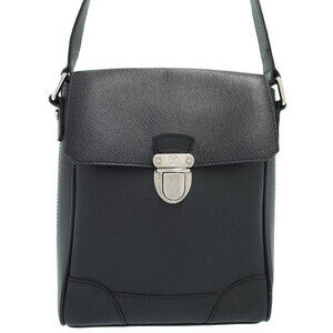 Louis Vuitton Taiga Luca Shoulder Bag